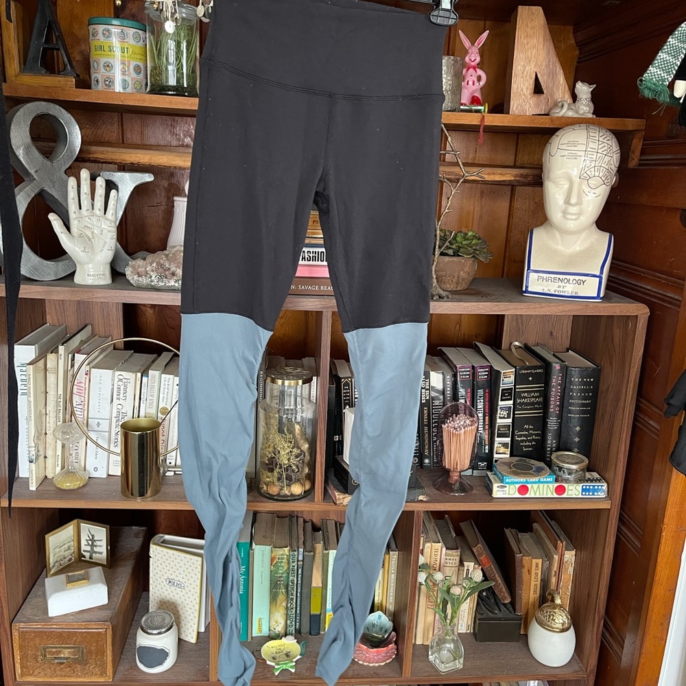 Alo yoga goddess black and blue leggings sz sm